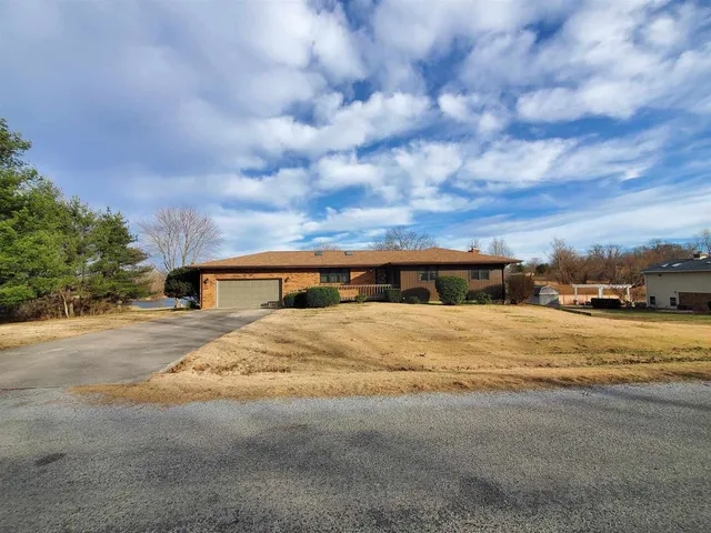 $259,900 | 11608 Laurelwood Lane, Carbondale, IL 62901