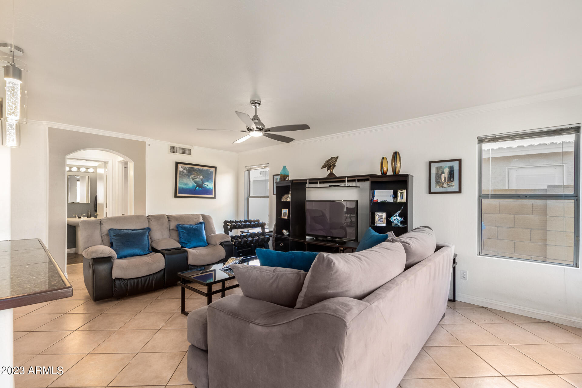 3036 East Wagoner Road Phoenix, AZ 85032 - Photo 9 of 39 11 - Wagoner