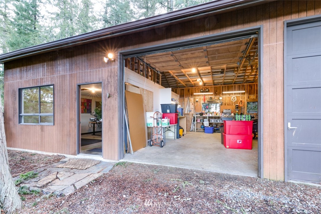 367 Harrington Road Port Angeles, WA 98362 - Photo 2 of 25 Gallery Image 2