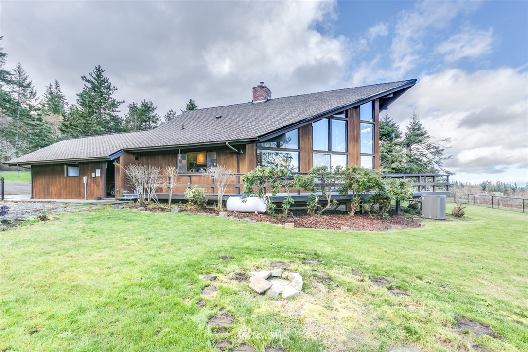 367 Harrington Road Port Angeles, WA 98362 - Photo 4 of 25 Gallery Image 4