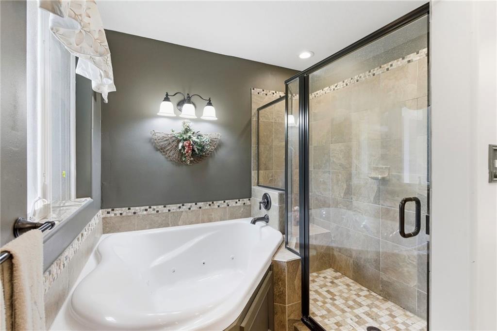 12905 Quail Ridge Road Lee's Summit, MO 64082 - Photo 23 of 47