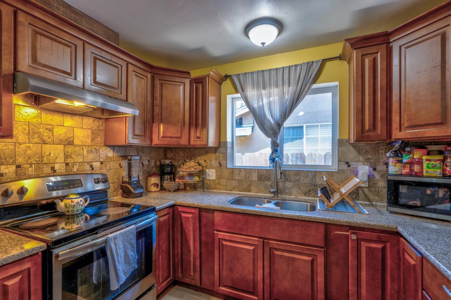 27402 Saunders Road Madera, CA 93637 - Photo 11 of 31 Gallery Image 11