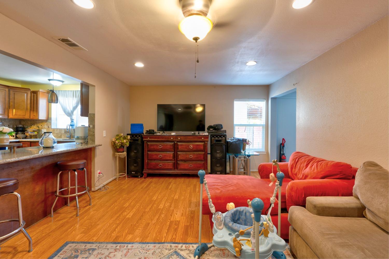 27402 Saunders Road Madera, CA 93637 - Photo 6 of 31 Gallery Image 6