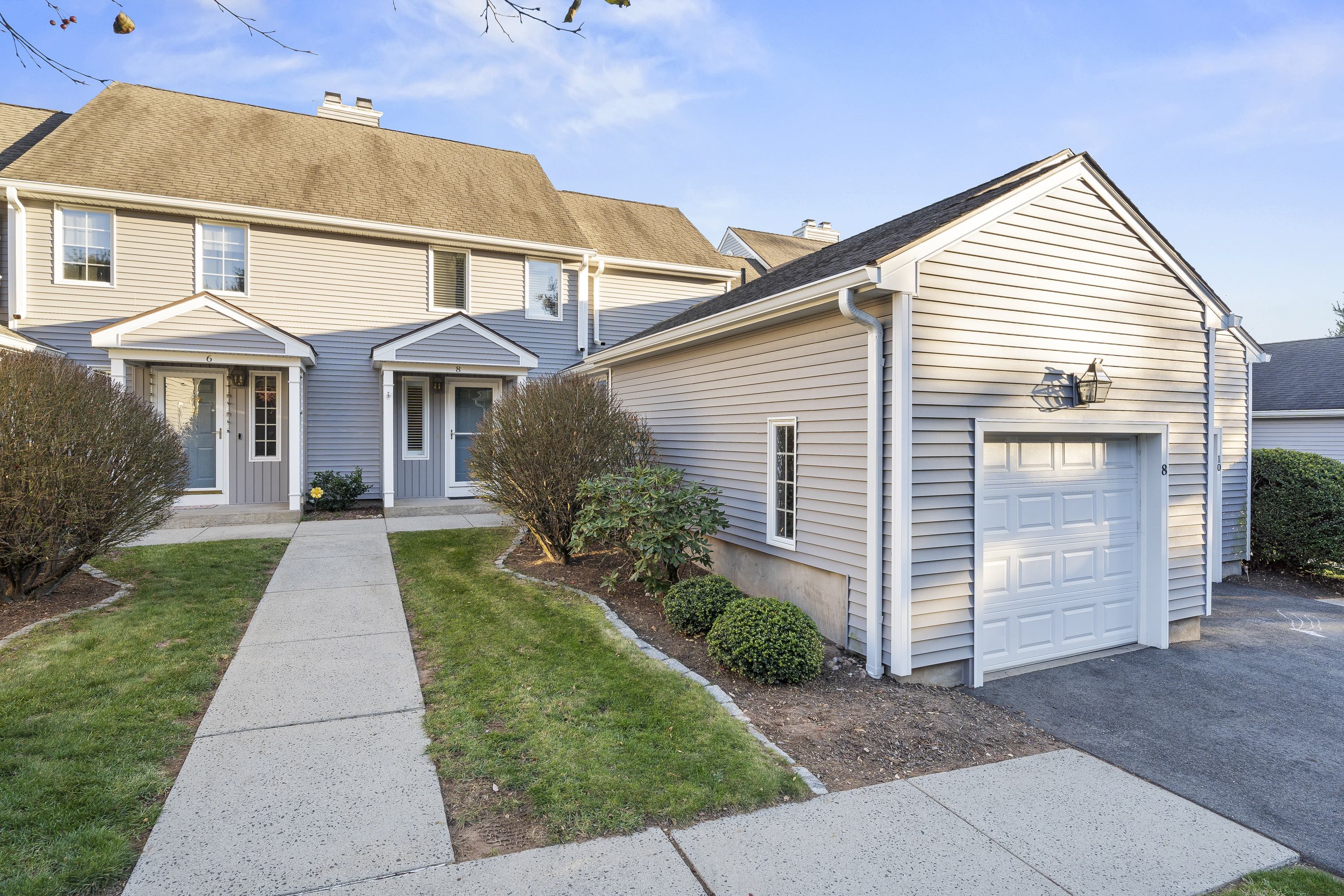 8 Chelsea Road, Unit 8 Glastonbury, CT 06073 - Photo 1 of 1