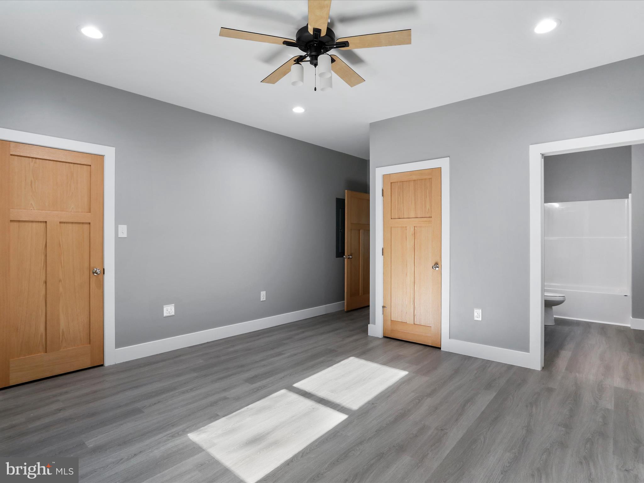 2678 Boliver Road Fort Valley, VA 22652 - Photo 8 of 31 Primary Bedroom w/Bath