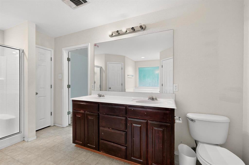 729 Ridgehill Drive Burleson, TX 76028 - Photo 19 of 35