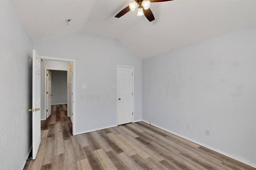 729 Ridgehill Drive Burleson, TX 76028 - Photo 26 of 35