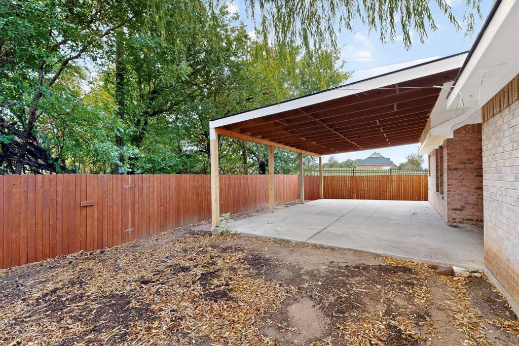 729 Ridgehill Drive Burleson, TX 76028 - Photo 34 of 35