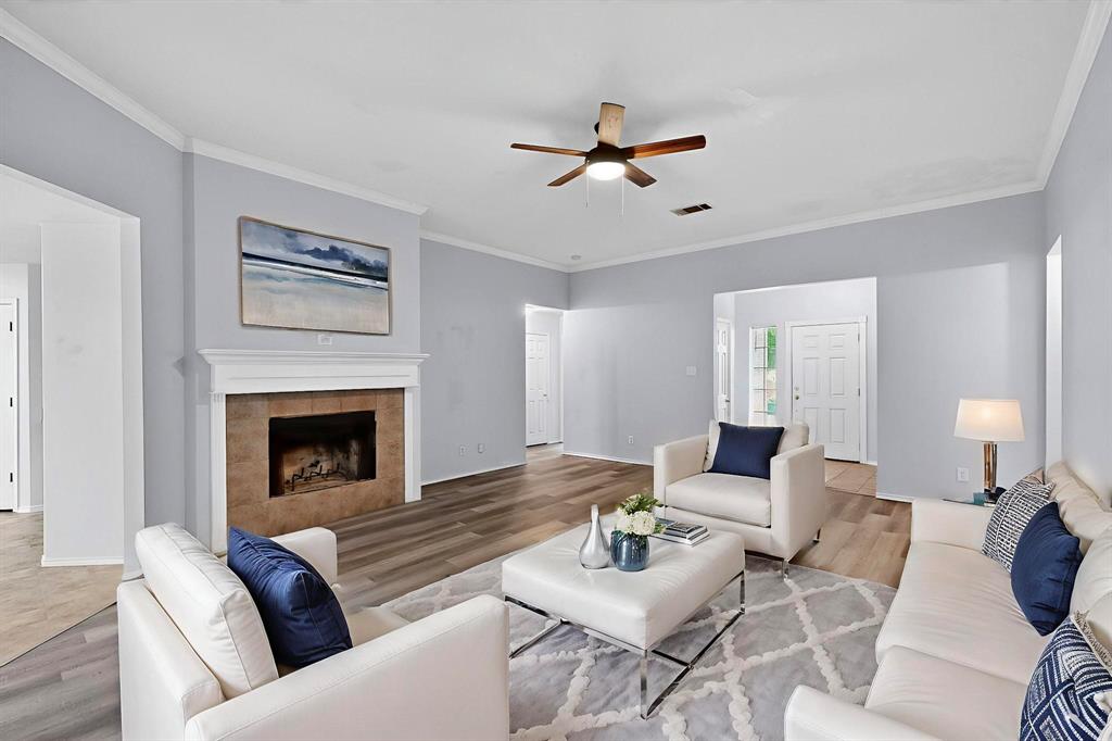 729 Ridgehill Drive Burleson, TX 76028 - Photo 5 of 35