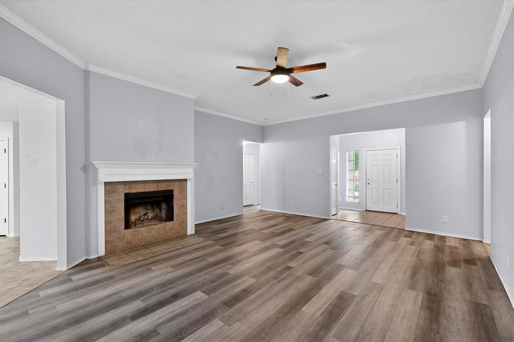 729 Ridgehill Drive Burleson, TX 76028 - Photo 6 of 35