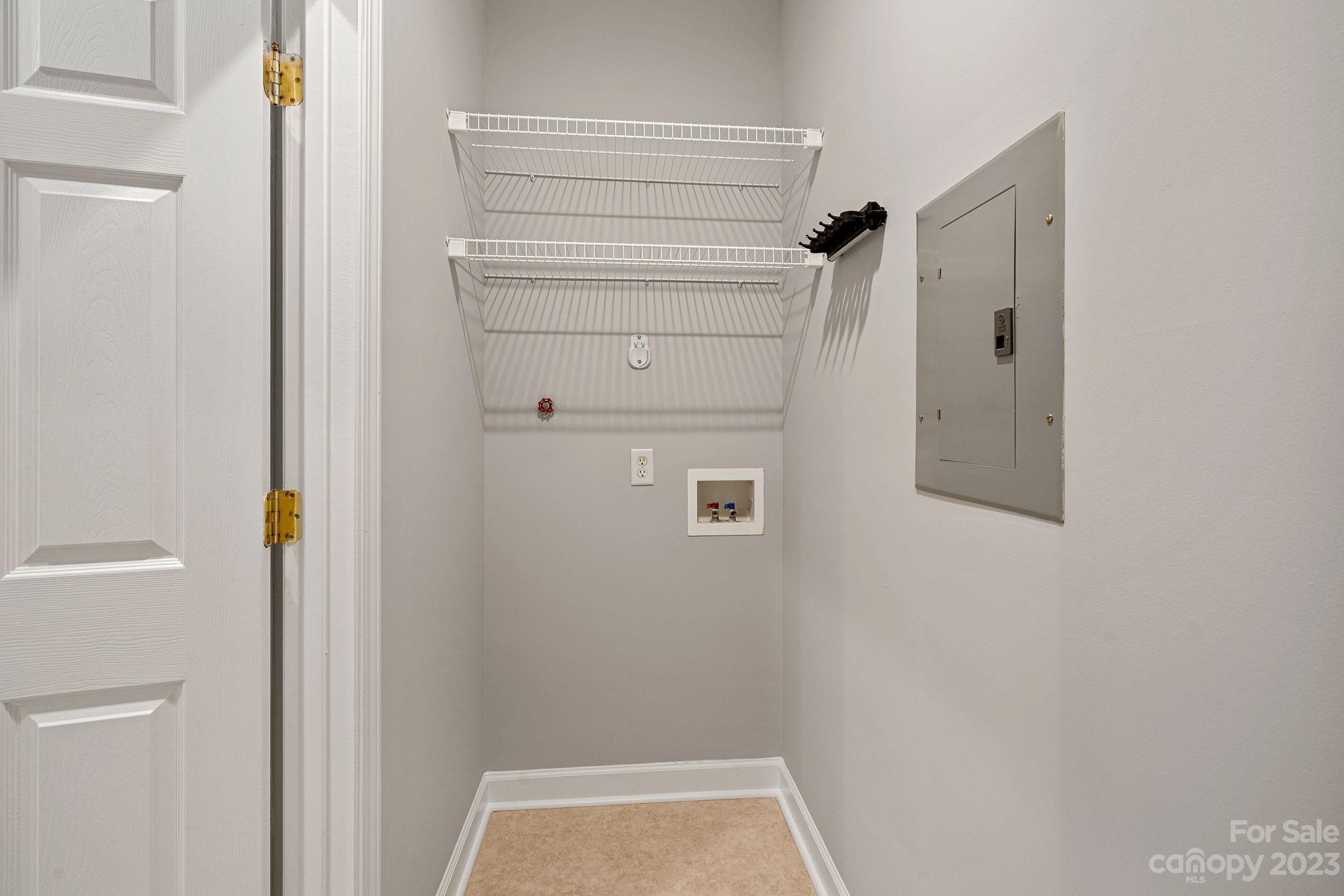 747 Peninsula Drive Davidson, NC 28036 - Photo 14 of 31 a view of walk in closet