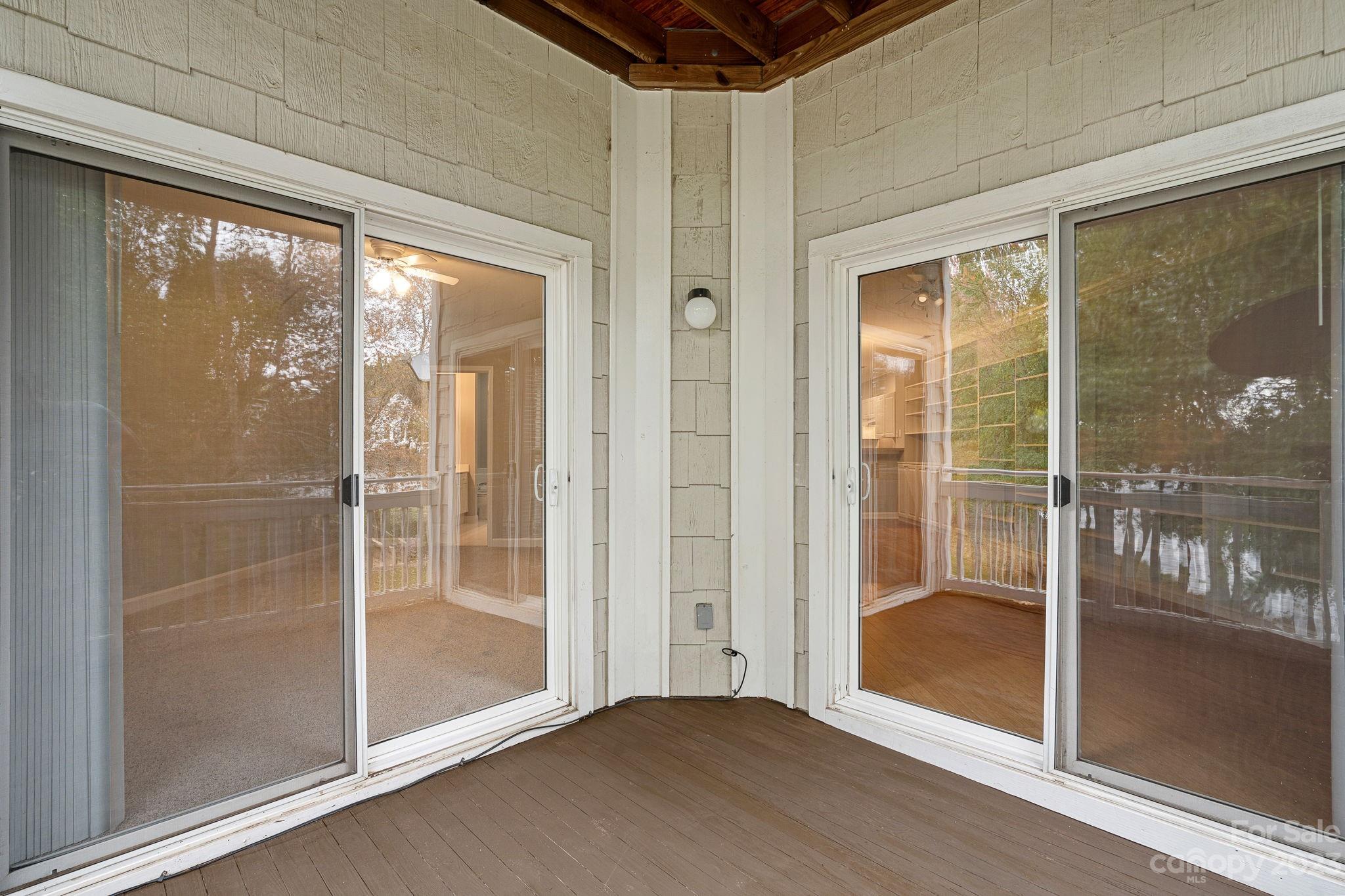 747 Peninsula Drive Davidson, NC 28036 - Photo 28 of 31 a view of entryway with wooden floor