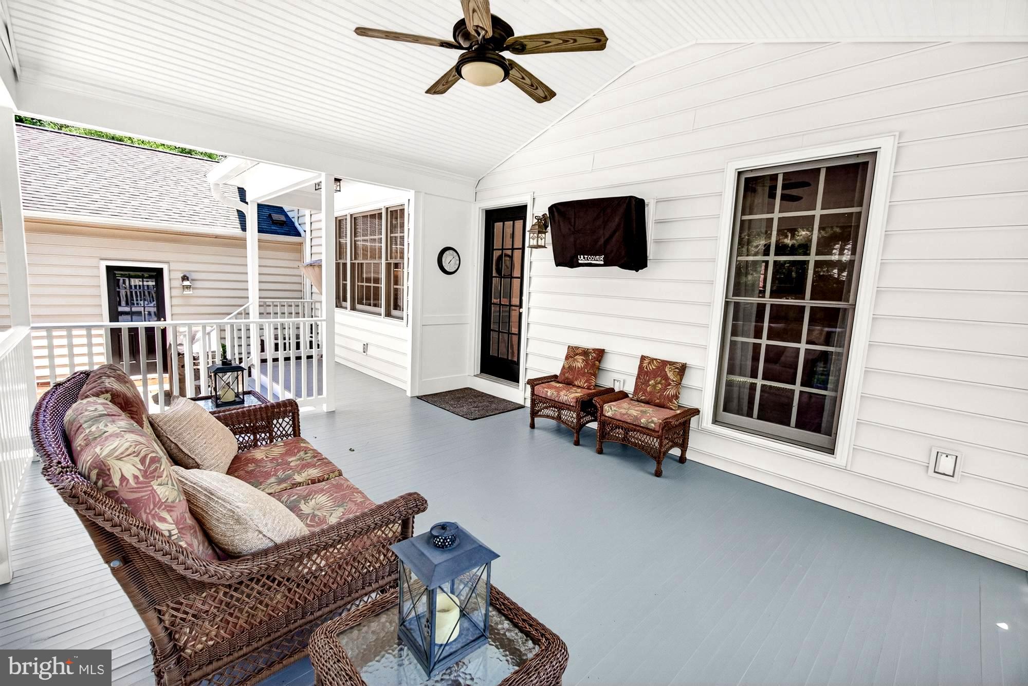 17212 Whites Road Poolesville, MD 20837 - Photo 14 of 104 Bring your big screen!