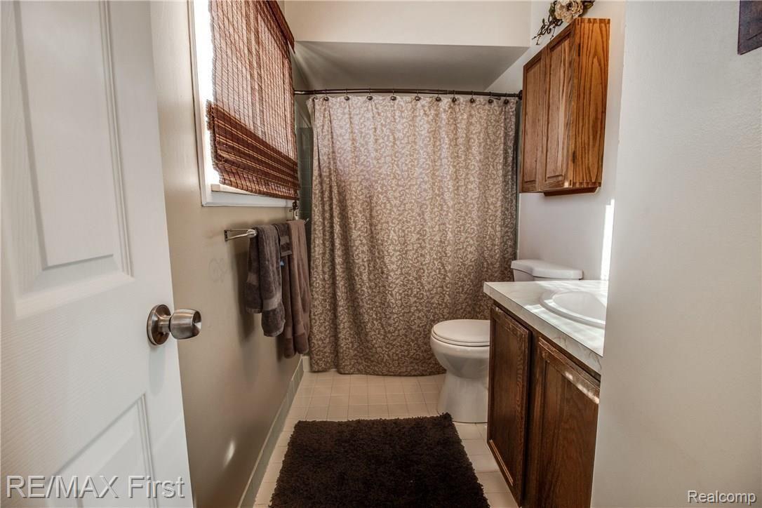 645 Baker Street Rochester, MI 48307 - Photo 36 of 39 interiors-38.jpg