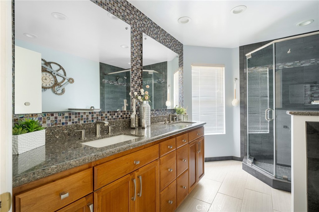 3404 Markridge Road La Crescenta, CA 91214 - Photo 28 of 67 Main bathroom, en suite.