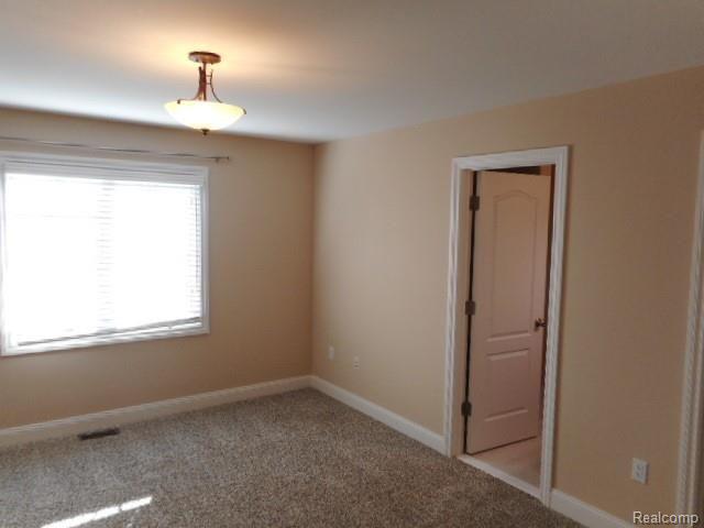 653 Langley Road Rochester Hills, MI 48309 - Photo 39 of 75