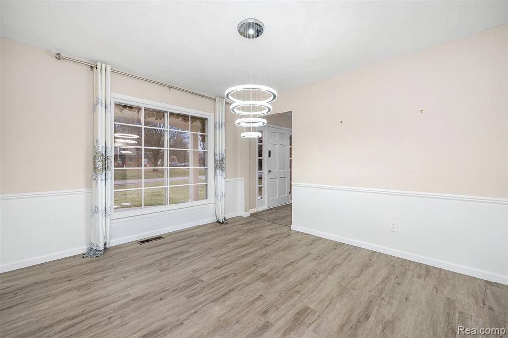 5738 Pebbleshire Road Bloomfield Hills, MI 48301 - Photo 6 of 37