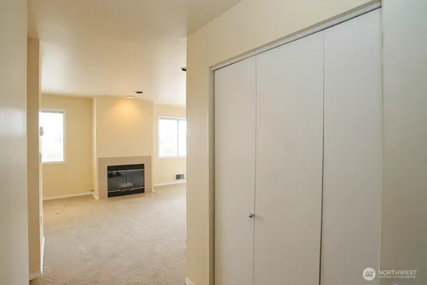 $3,200 | 214 West McGraw Street, Unit 303, Seattle, WA 98119