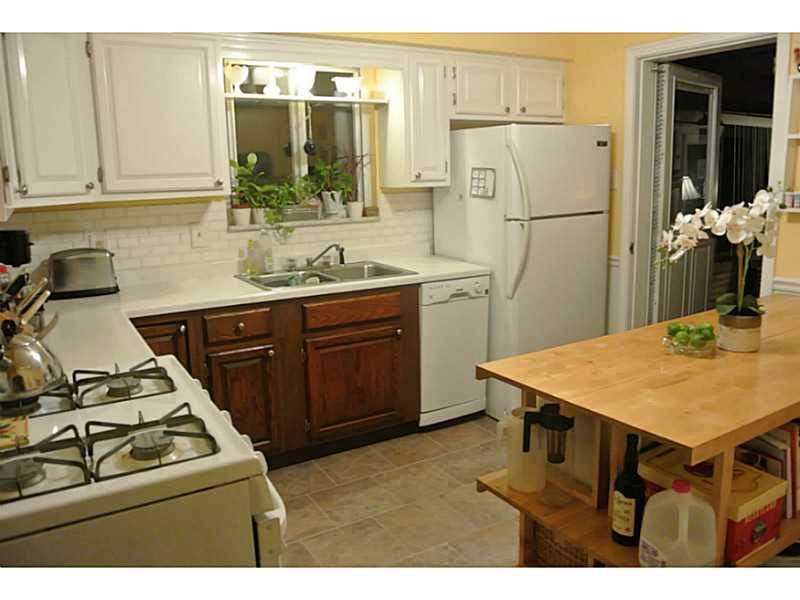5121 Curry Road Baldwin, PA 15236 - Photo 3 of 19 Kitchen.