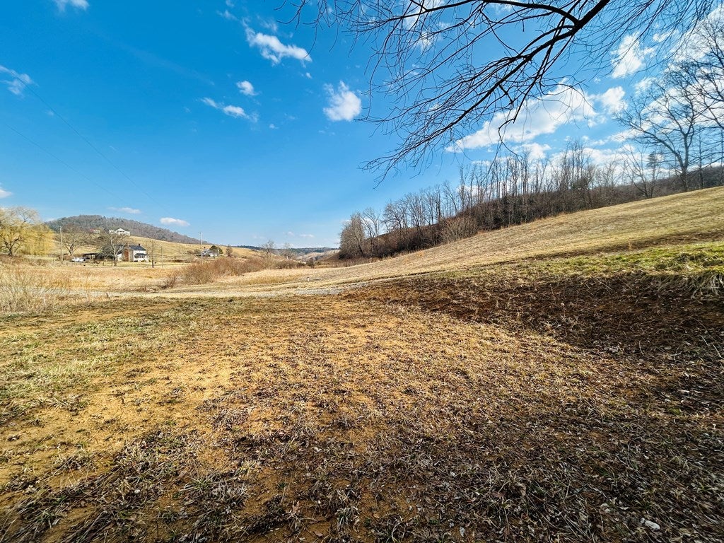 6174 Carsonville Road, Unit 136B Fries, VA 24330 - Photo 13 of 25 Gallery Image 13