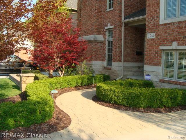 324 Woodward Avenue Rochester, MI 48307 - Photo 3 of 27 324 Woodward 004.jpg
