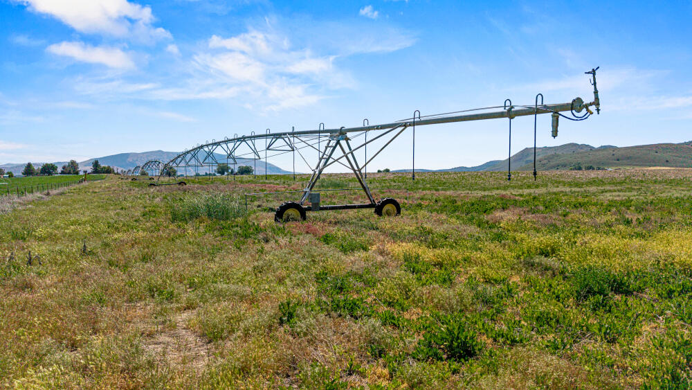 891 Cross Road Klamath Falls, OR 97603 - Photo 55 of 66 a view of an outdoor space and a yard