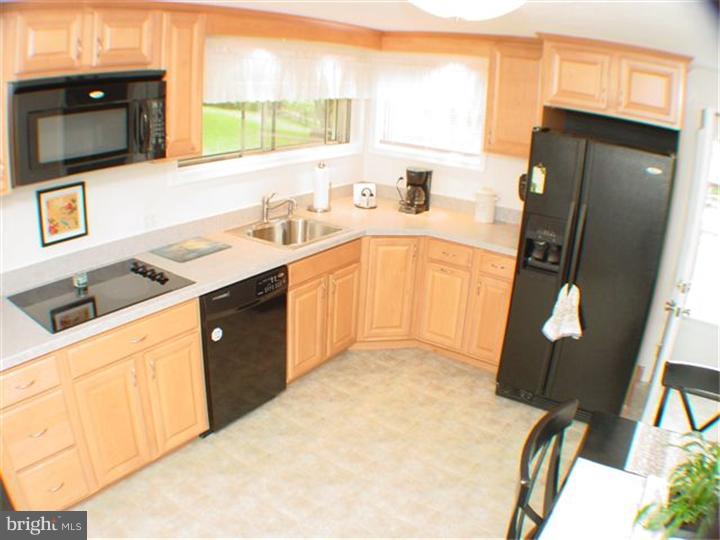 55 Laurel Road Southampton, PA 18966 - Photo 5 of 14 Gallery Image 5