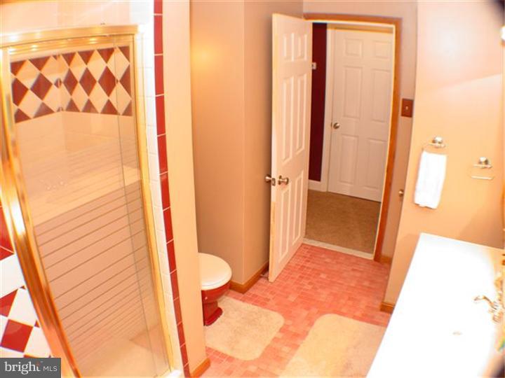 55 Laurel Road Southampton, PA 18966 - Photo 8 of 14 Gallery Image 8