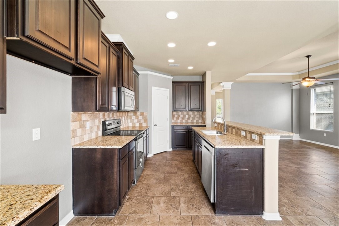 306 Calley Springs Street Portland, TX 78374 - Photo 8 of 29