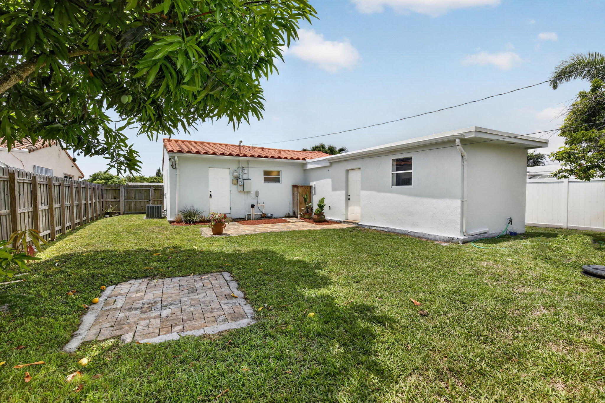 2427 Harding Street Hollywood, FL 33020 - Photo 33 of 38 32-web-or-mls-_A7A1301
