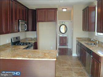 465 Harmon Road Philadelphia, PA 19128 - Photo 2 of 6 Kitchen