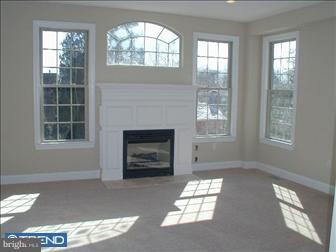 465 Harmon Road Philadelphia, PA 19128 - Photo 3 of 6 Family Room