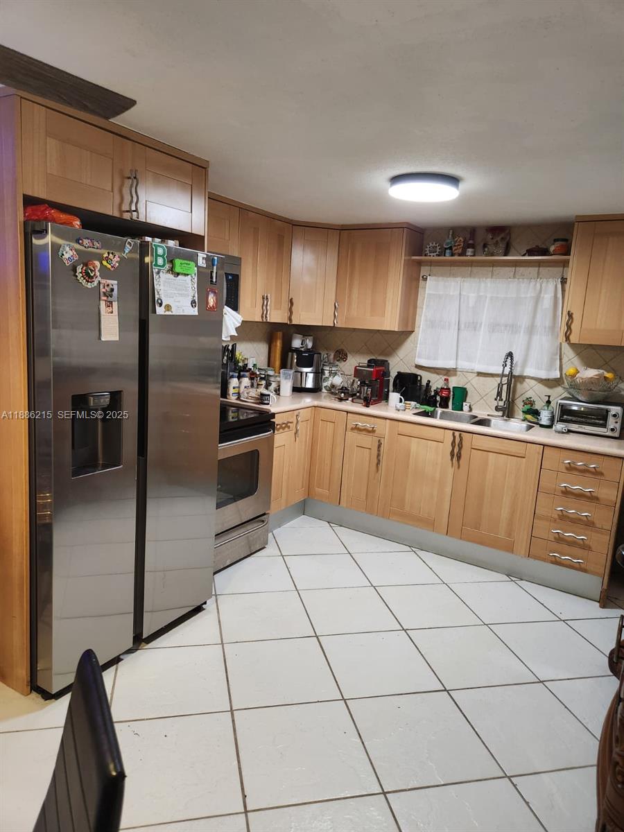 614 East 56th Street Hialeah, FL 33013 - Photo 12 of 78