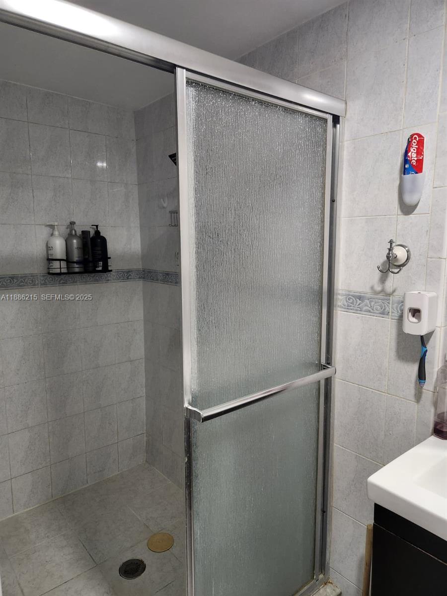 614 East 56th Street Hialeah, FL 33013 - Photo 49 of 78
