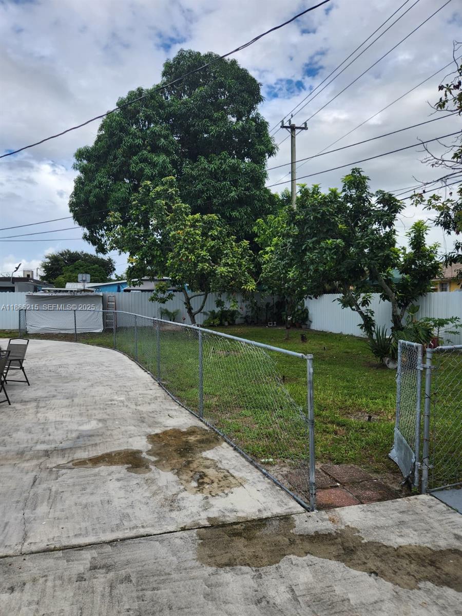 614 East 56th Street Hialeah, FL 33013 - Photo 76 of 78 a view of a park