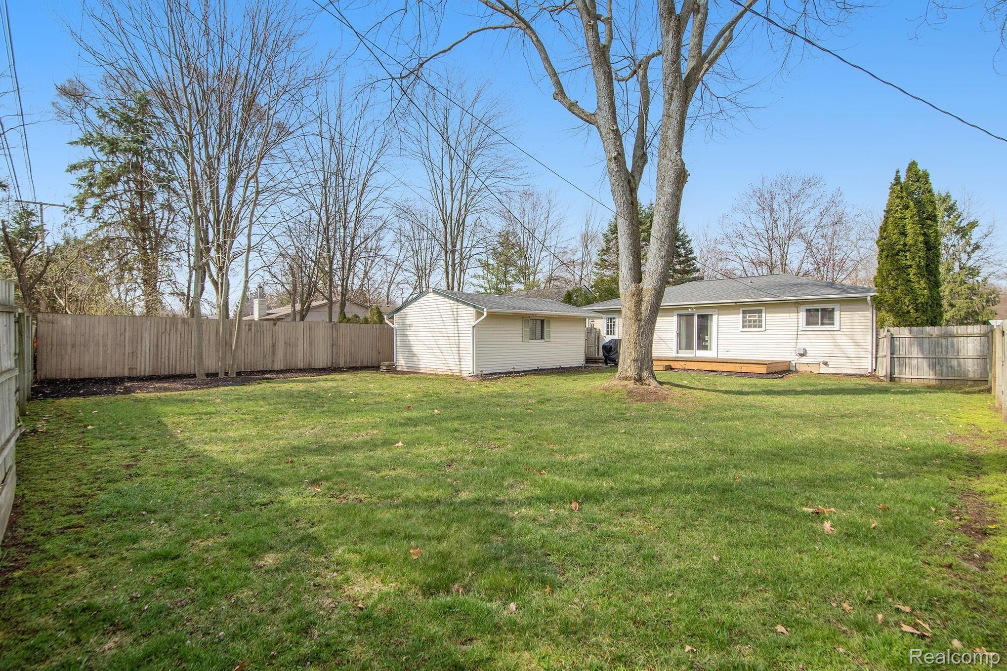 2405 Culbertson Avenue Rochester, MI 48307 - Photo 19 of 23 BPG_6974.jpg