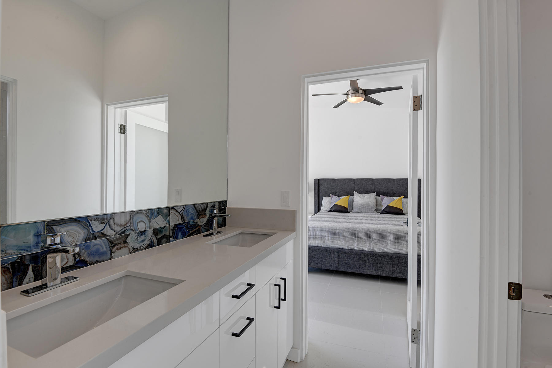 909 East Sunair Road Palm Springs, CA 92262 - Photo 26 of 39 CASITA BATHROOM TO BEDROOM MLS