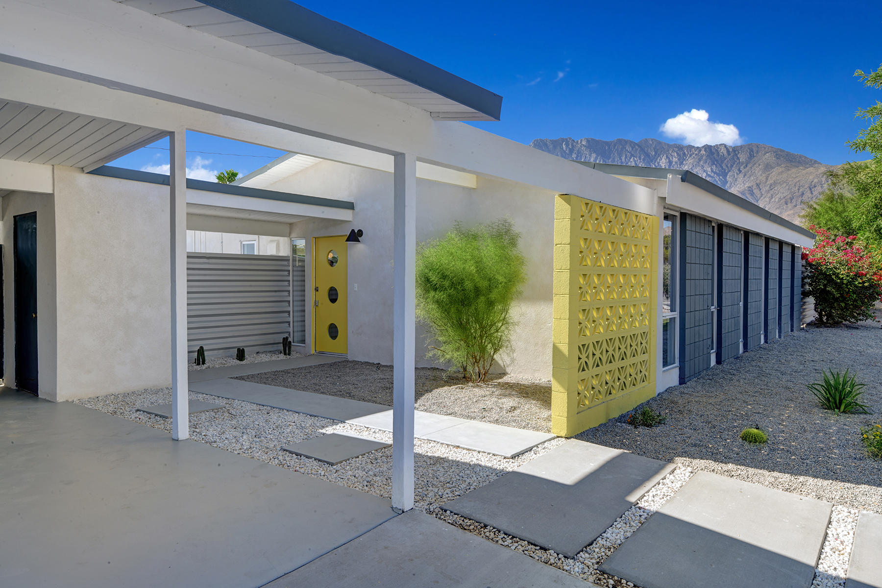 909 East Sunair Road Palm Springs, CA 92262 - Photo 38 of 39 FRONT ENTRY DETAIL TO MOUNTAINS MLS