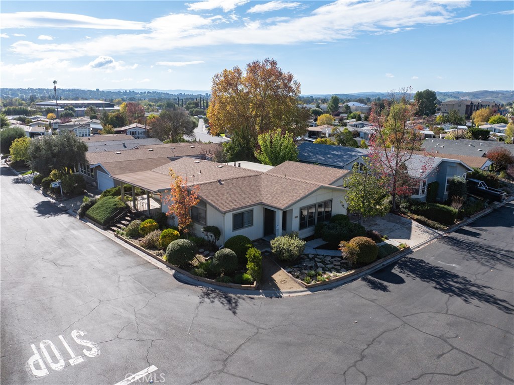 340 Nightingale Avenue Paso Robles, CA 93446 - Photo 38 of 41 a view of a terrace with sitting area