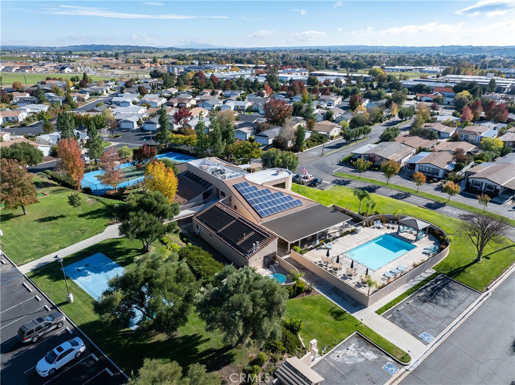 340 Nightingale Avenue Paso Robles, CA 93446 - Photo 40 of 41 an aerial view of a house with a garden