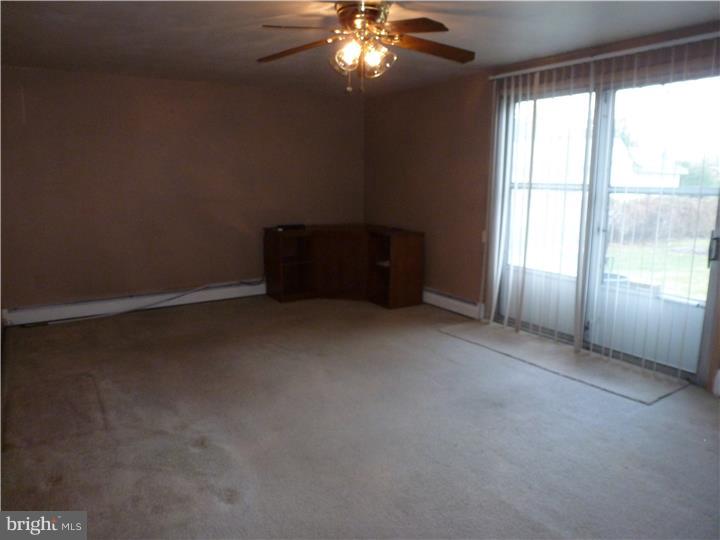 1153 Bloomdale Road Philadelphia, PA 19115 - Photo 8 of 15 Family Room