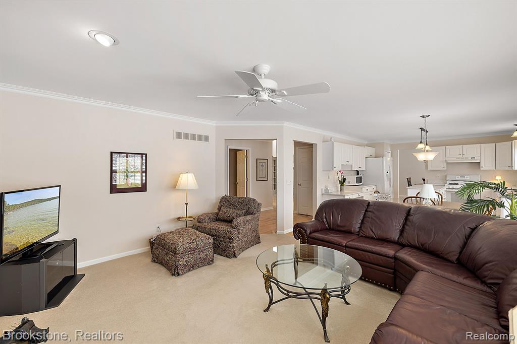 2738 Long Meadow Lane Rochester Hills, MI 48307 - Photo 16 of 64