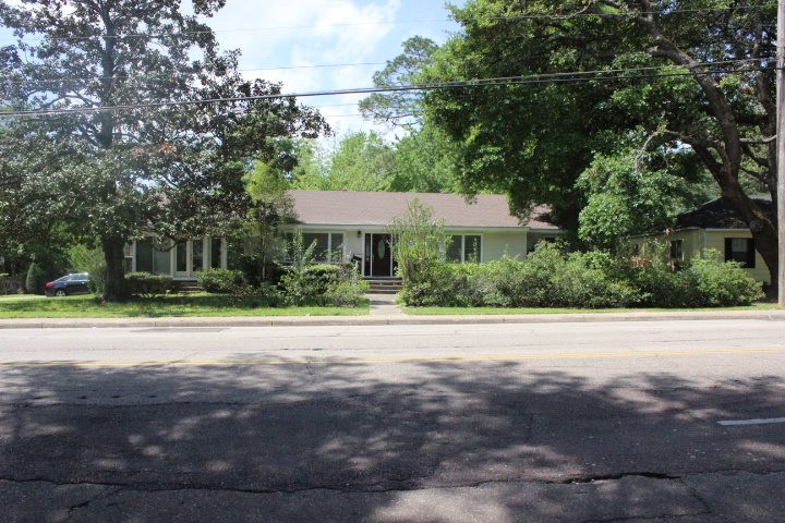 4005 Hanging Moss Road Jackson, MS 39206 - Photo 1 of 2 Photo 1