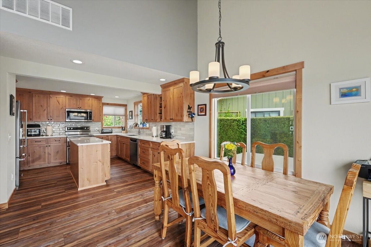 1386 South Lakeshore Road Chelan, WA 98816 - Photo 20 of 40