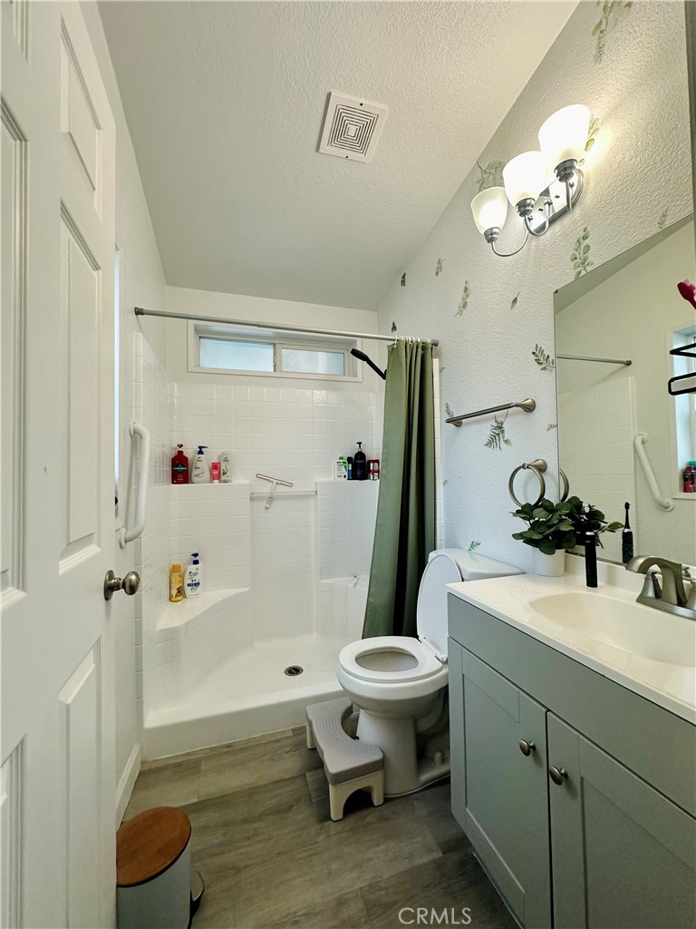 14352 Beach Boulevard, Unit 67 Westminster, CA 92683 - Photo 15 of 19 SECOND BATHROOM