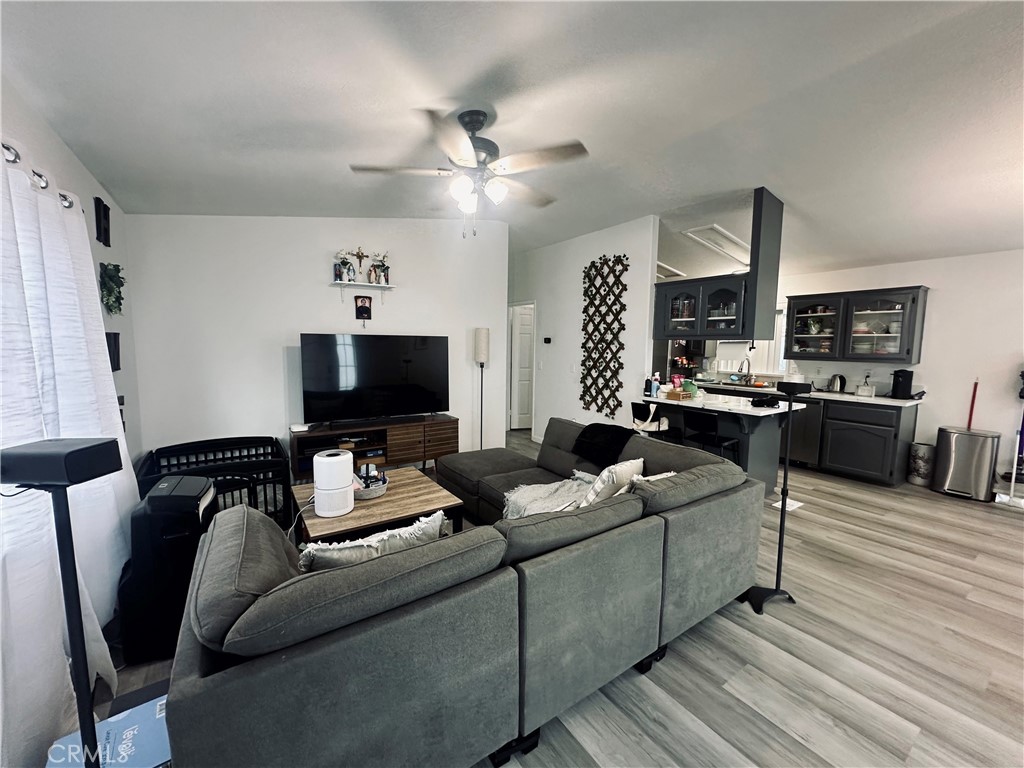 14352 Beach Boulevard, Unit 67 Westminster, CA 92683 - Photo 2 of 19 LIVING ROOM
