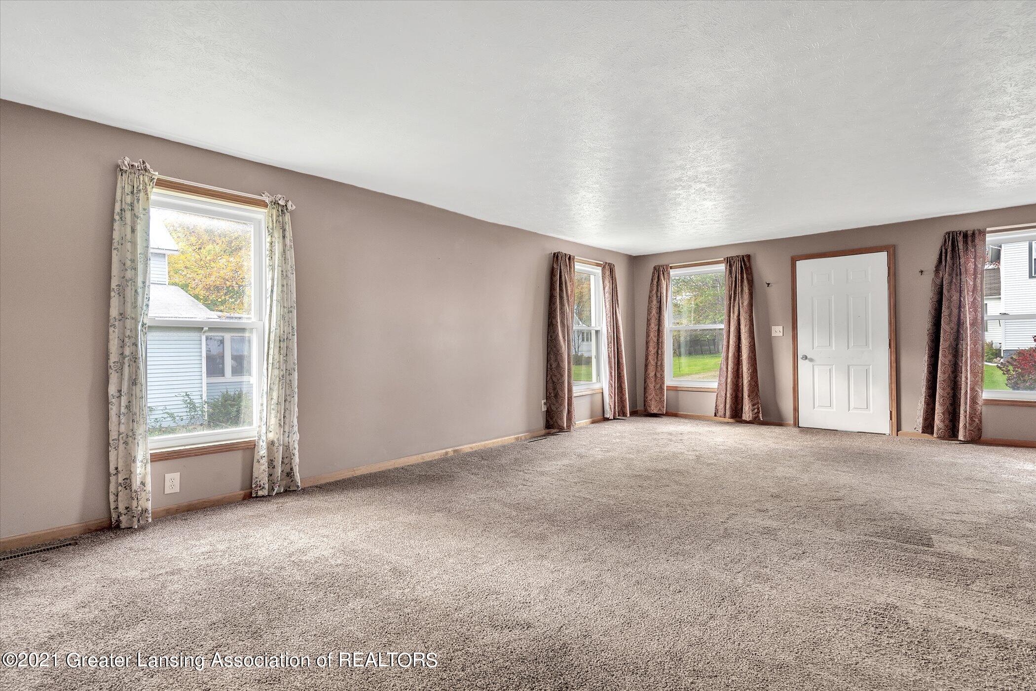 1977 Eden Road Mason, MI 48854 - Photo 6 of 25 06-1977 Eden Rd-Windowstill Real Estate
