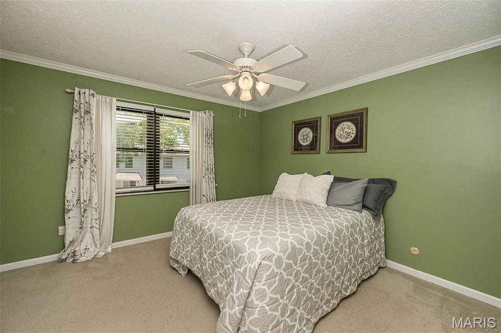 2370 Hidden Meadow Lane Ballwin, MO 63021 - Photo 14 of 34