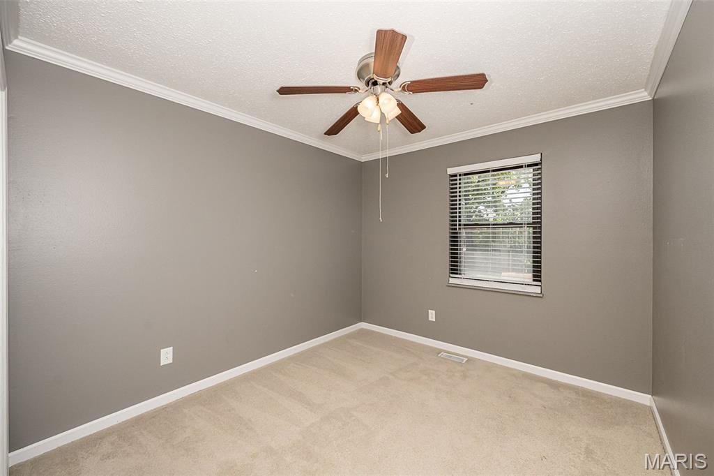 2370 Hidden Meadow Lane Ballwin, MO 63021 - Photo 18 of 34