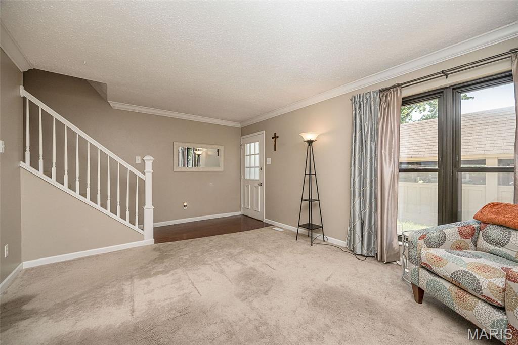 2370 Hidden Meadow Lane Ballwin, MO 63021 - Photo 5 of 34